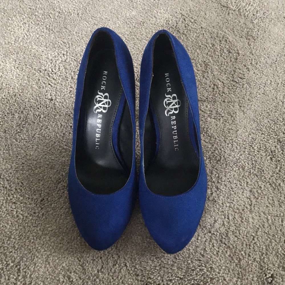 Rock and republic blue pumps